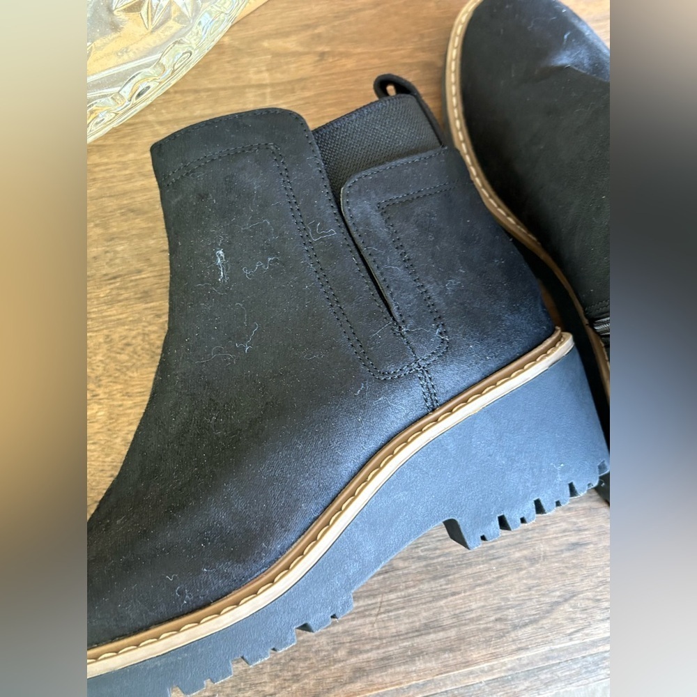 NIB White Mountain Womens Black Faux Suede Zip Up Chelsea Boot 7.5 M